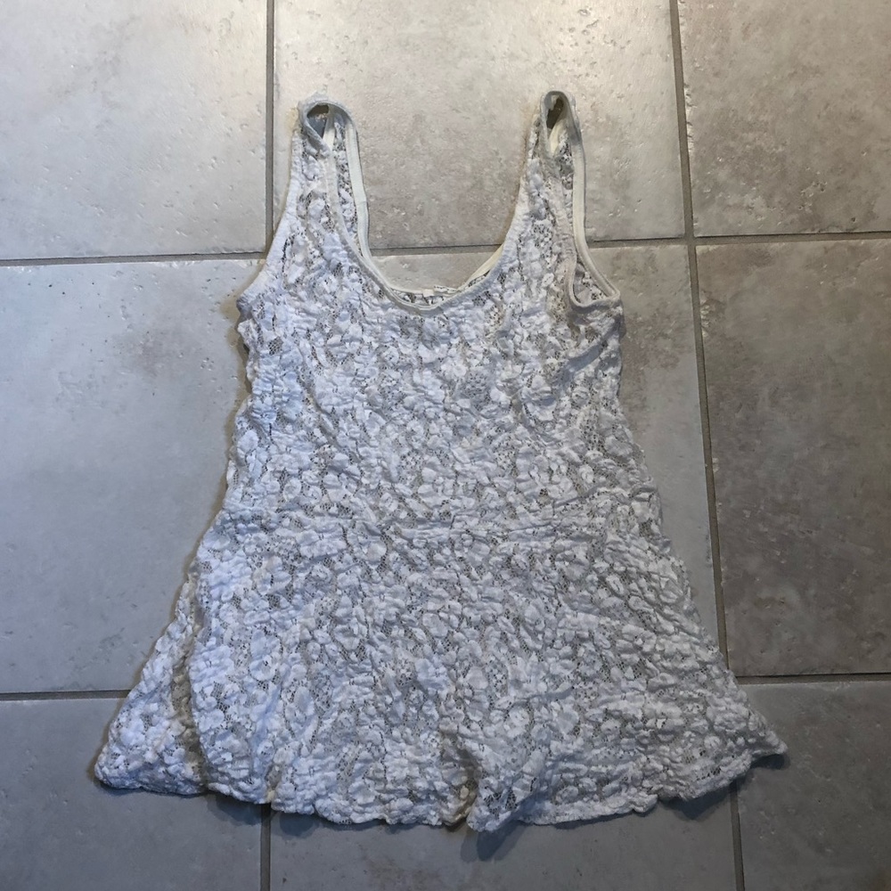 White lace tank top! Size S.